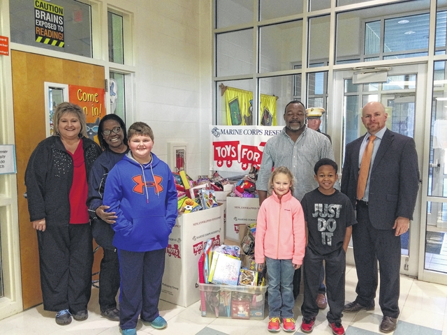 Students Collect 564 Toys For Tots Donations Anson Record